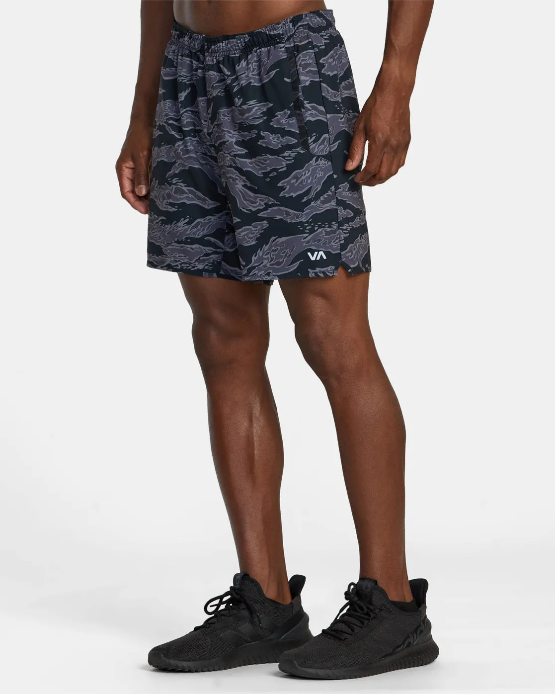 Yogger Stretch 17" Athletic Shorts - Black Tiger Camo