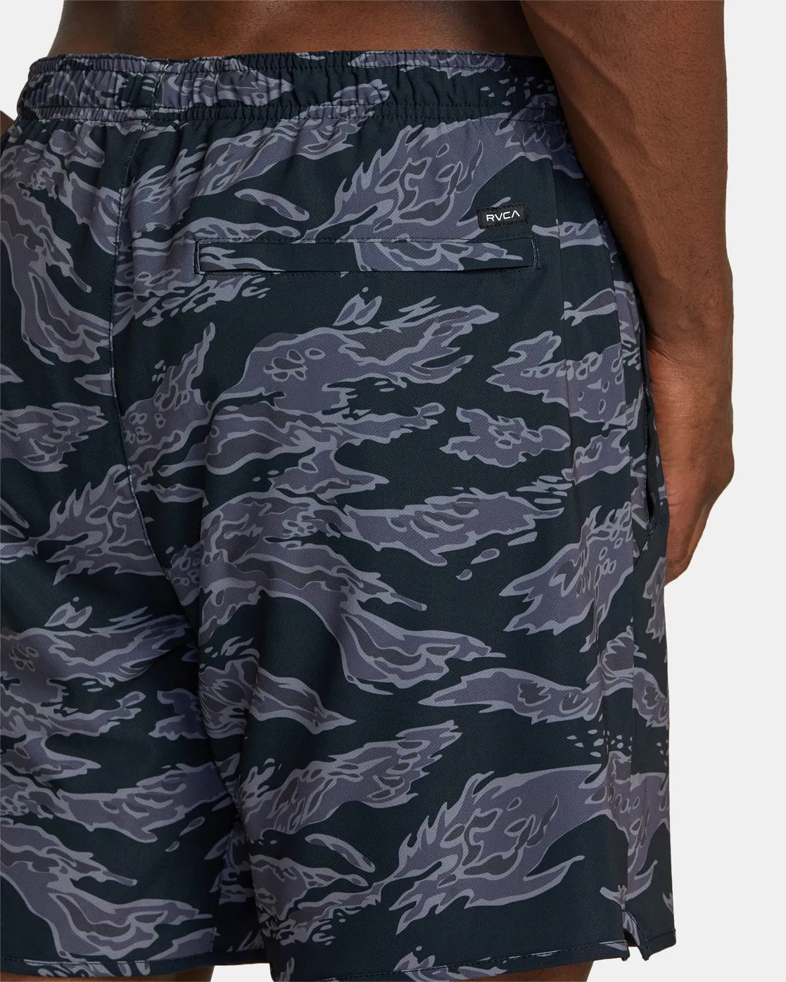 Yogger Stretch 17" Athletic Shorts - Black Tiger Camo